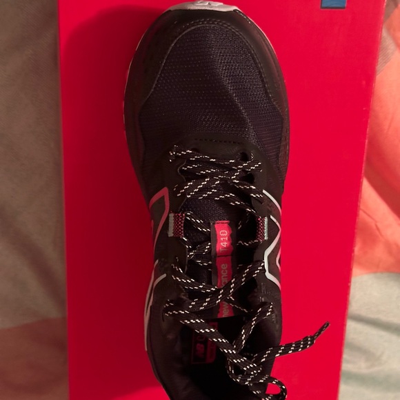 NIB! NB Trail Runners Black with Color Accents - Picture 9 of 11